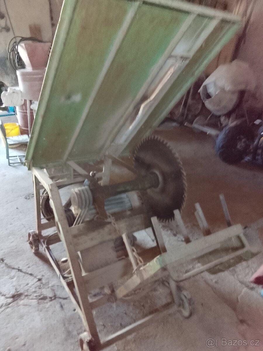 Cirkulárka stolní s kolébkou - 2