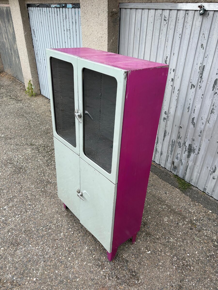 Lékařská skříň - 2