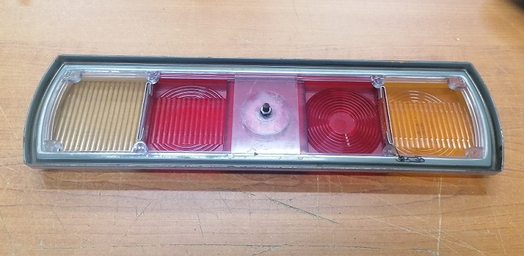 Kryt zadního levého světla Škoda 100 - 2