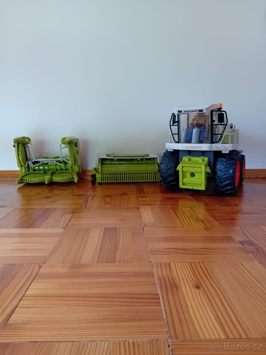 Bruder- Řezačka na kukuřici CLAAS JAGUAR - 2