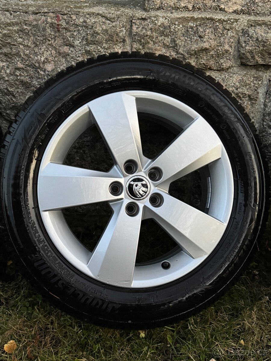 Zimni alu kola skoda scala 195/60 r16 - 2
