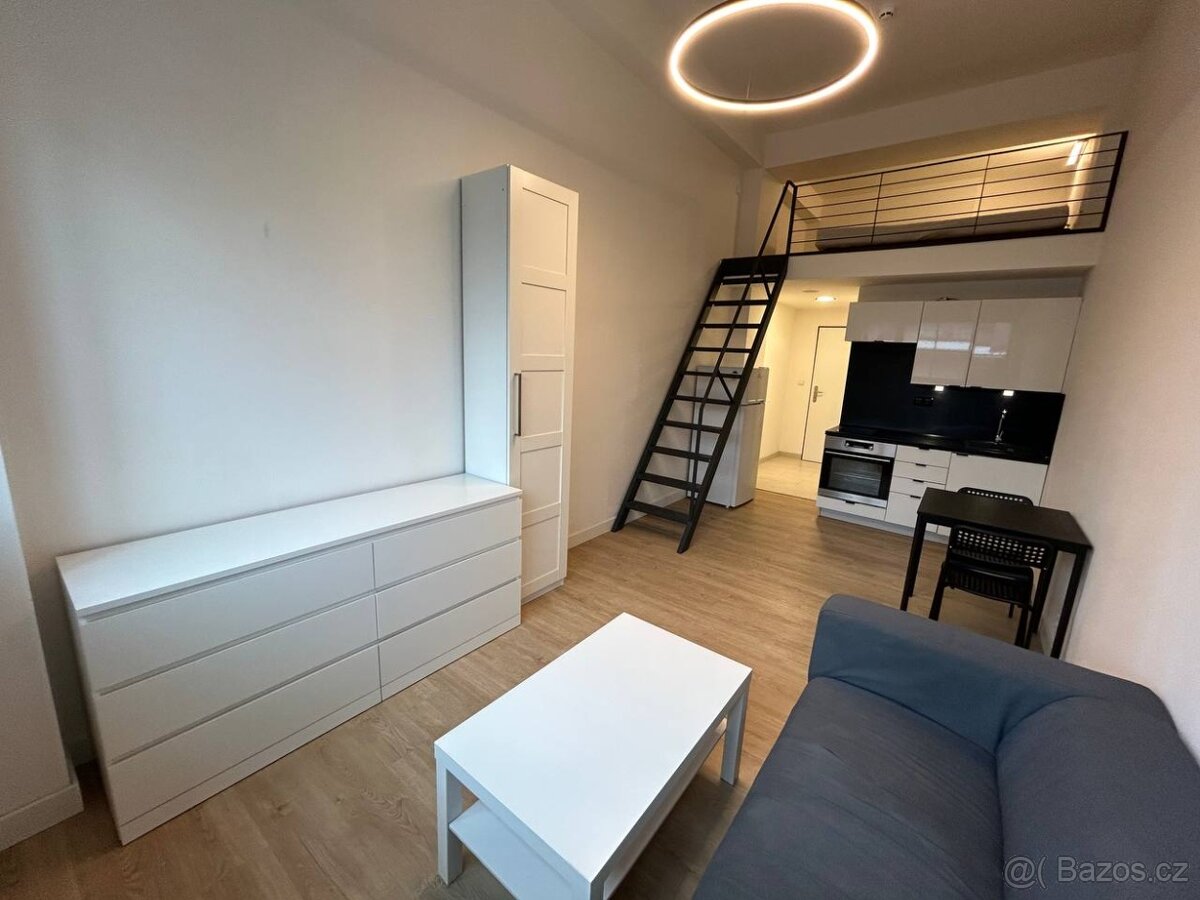 byt (loft) 1+kk, 30m2 v ul. Poděbradská, Praha 9 - Vysočany - 2