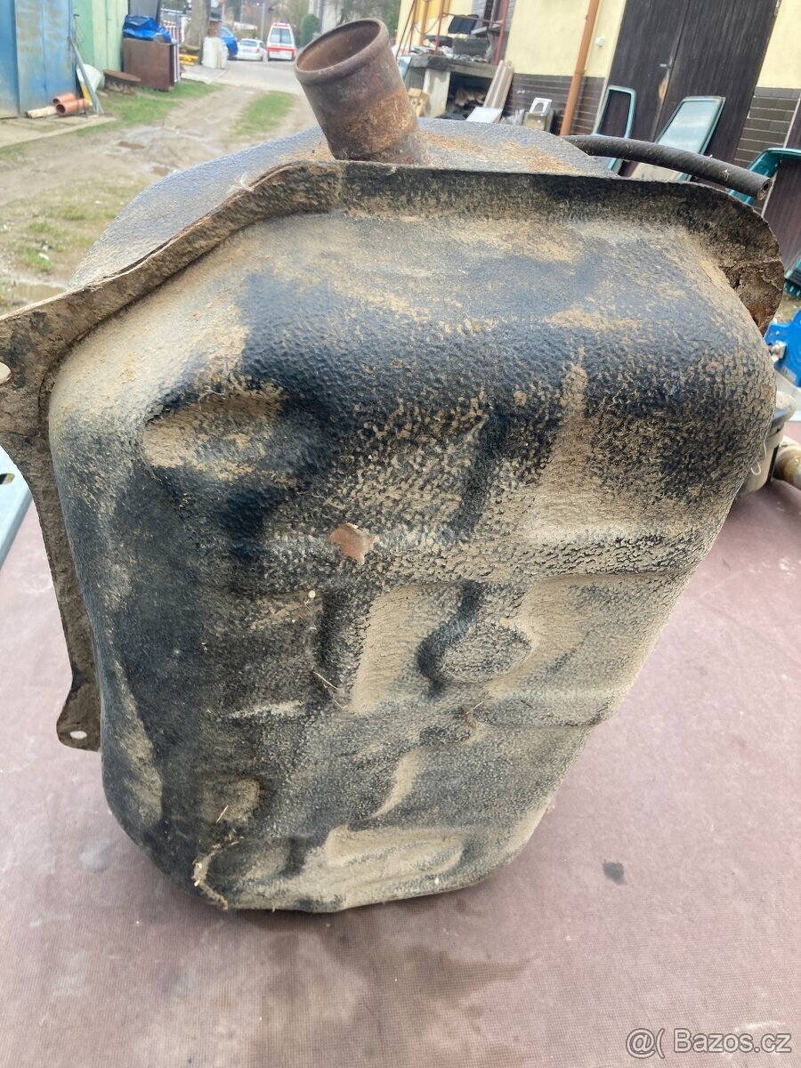 Suzuki samurai nádrž - 2