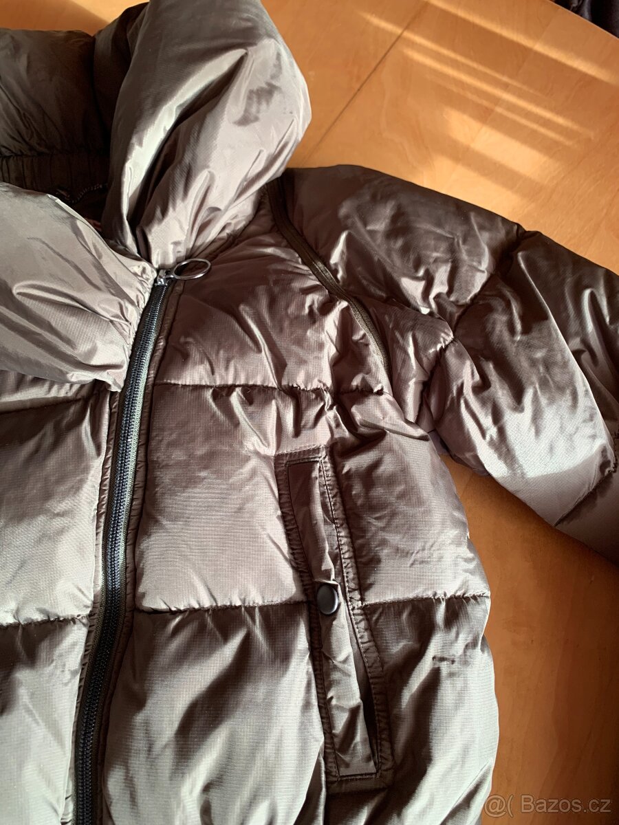 dámská péřová bunda zn. Levi's - vel. M - 2