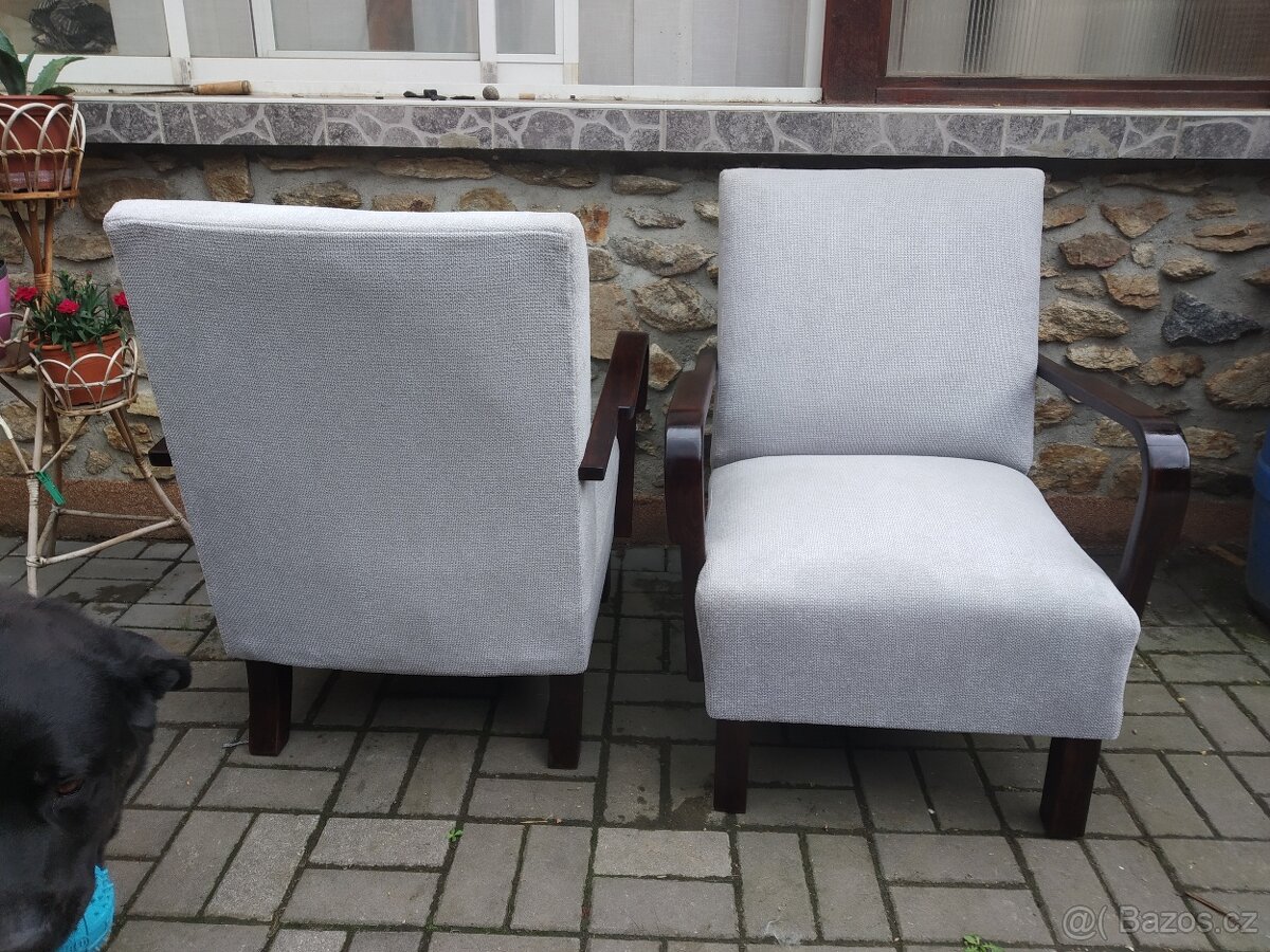 Křesla Thonet po renovaci. - 2