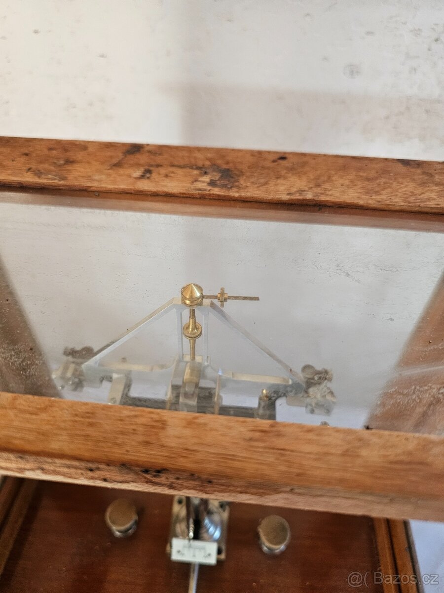 Laboratorní váhy - 2