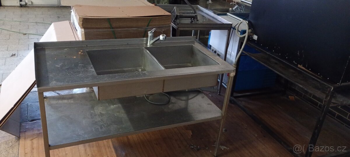 Prodám nerezový stůl - 2