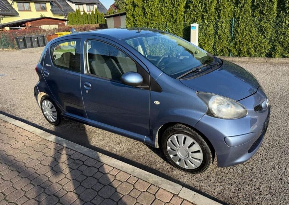 Toyota Aygo 1,0 i klima serviska nová STK benzín - 2
