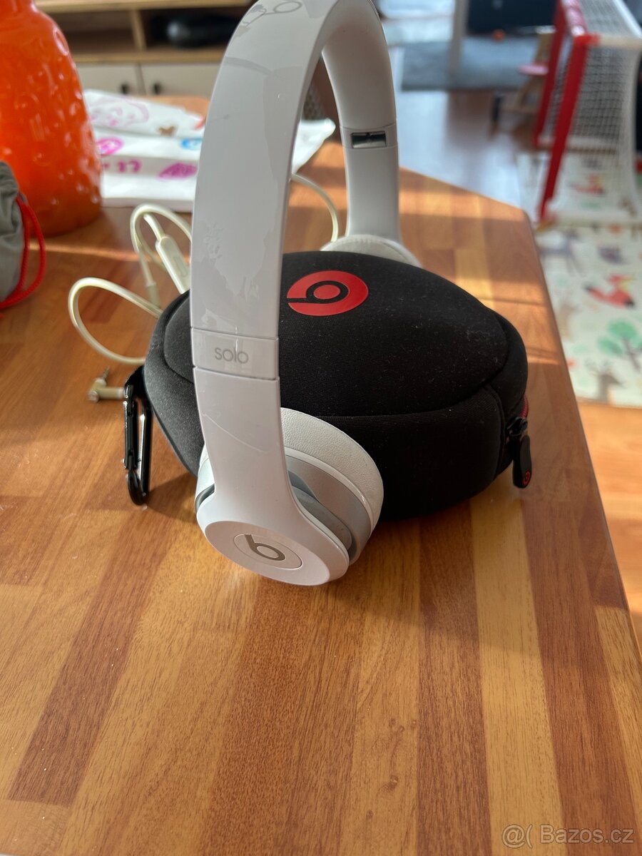 Sluchátka Beats sólo bíle - 2