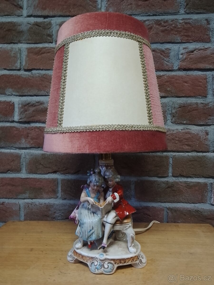 V Ý P R O D E J ... Krásná figurální stolní lampa. - 2