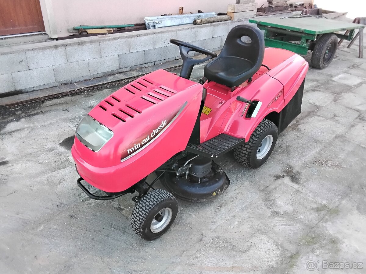 Sekací traktor Castelgarden 15,5/92 Hydro - 2