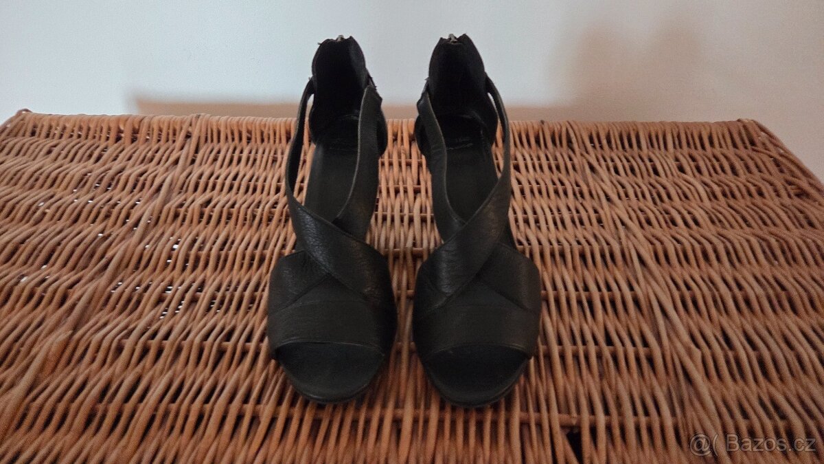 Krásné boty na klínu Baťa velikost 37 - 2