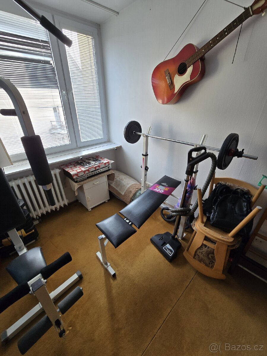 Posilovací stroj a lavice - 2