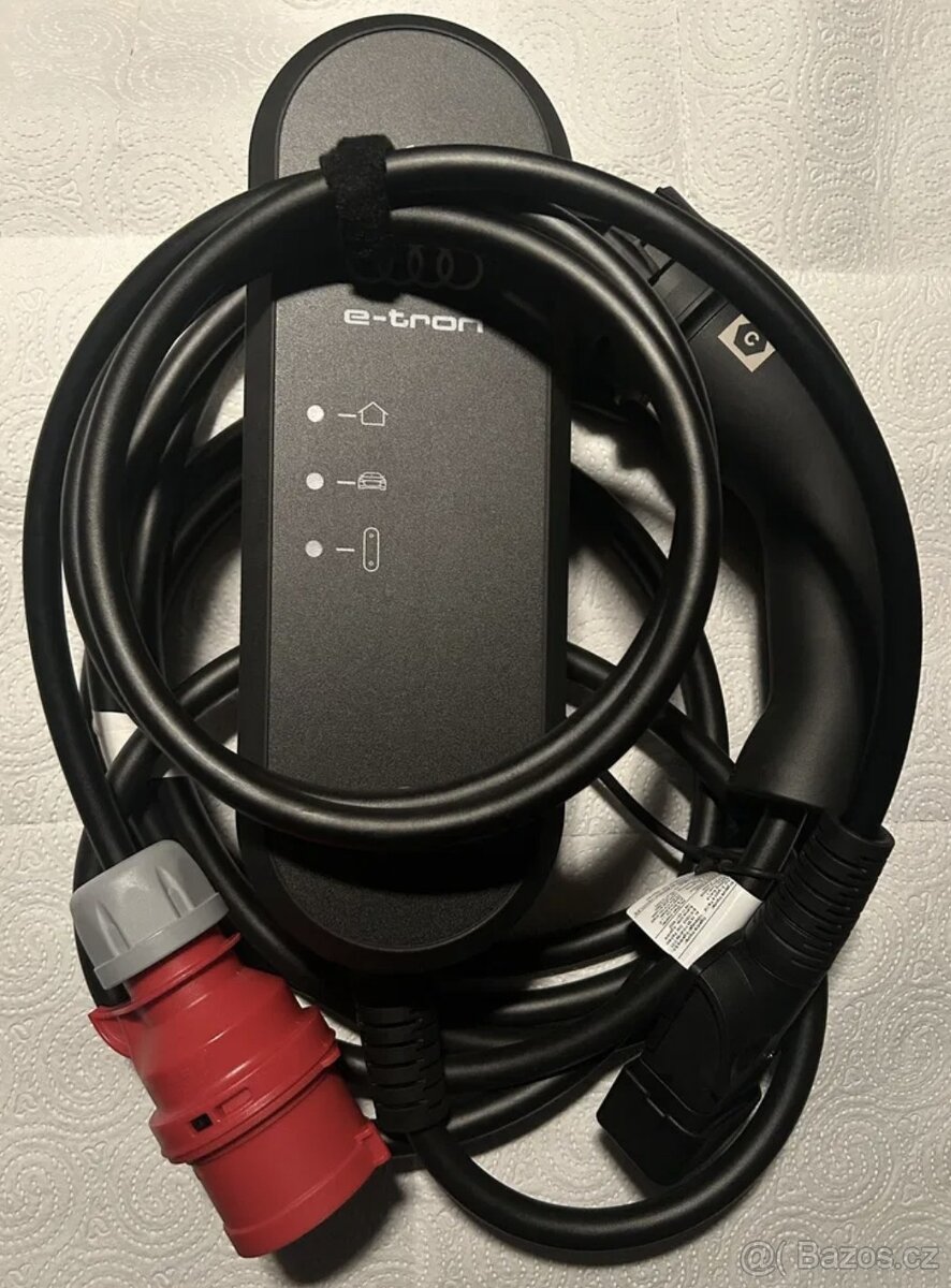 Přenosná nabíječka Audi e-tron 8V4.971.675.CQ - 2