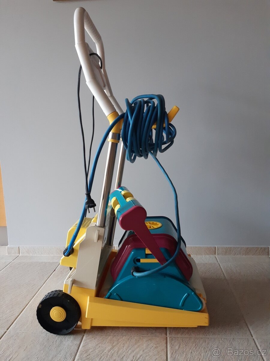 bazénový vysavač Dolphin Diagnostic 2001 - 2