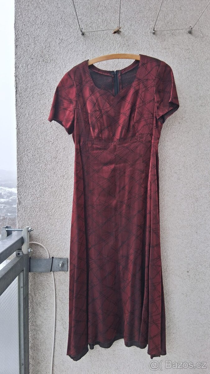 Večerní šaty lesklé - 2