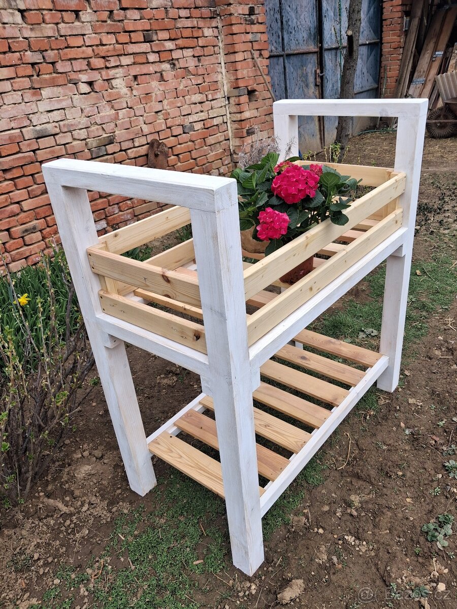 Stojan na truhlíky - 2