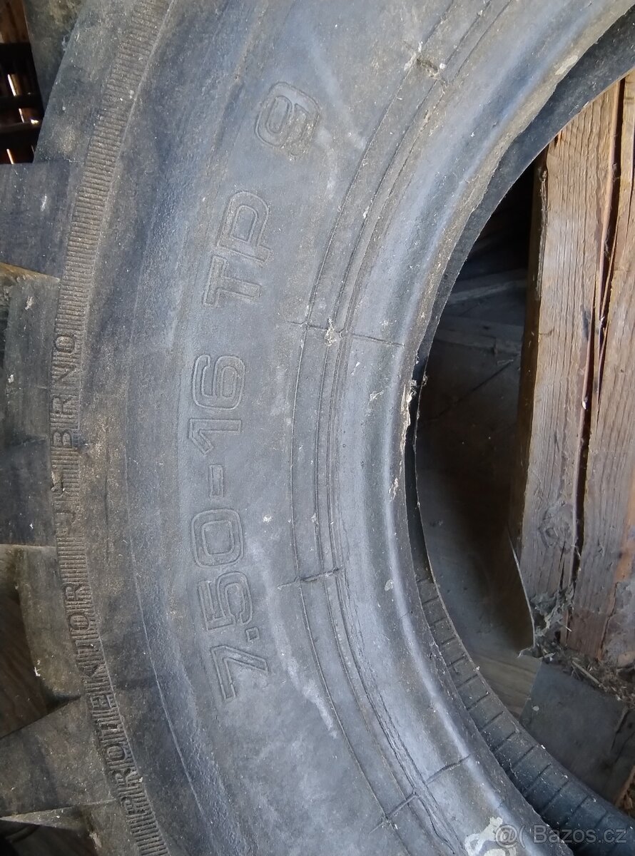 Prední pneu traktor (7,50-16 TP9) - 2