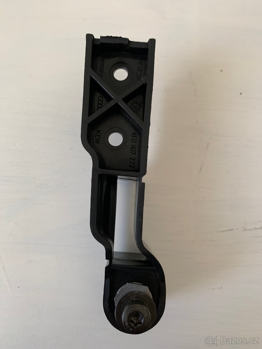 Držák nárazníku Audi A6 C6 4F0 807 772 - 2