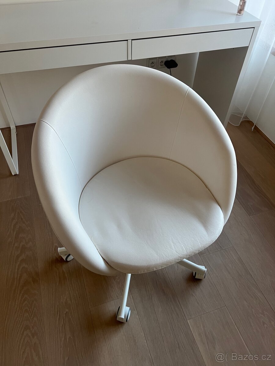 Psací stůl a židle - 2