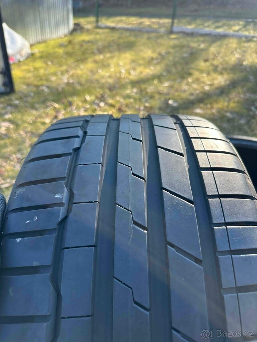 245/30 r19 - 2