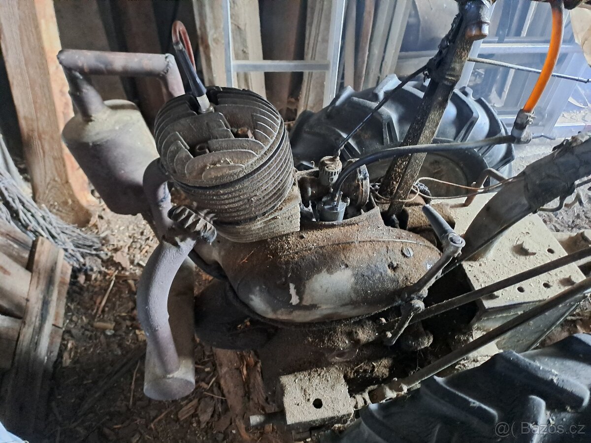 Prodám frézu s motorem Jawa pérak 250 - 2
