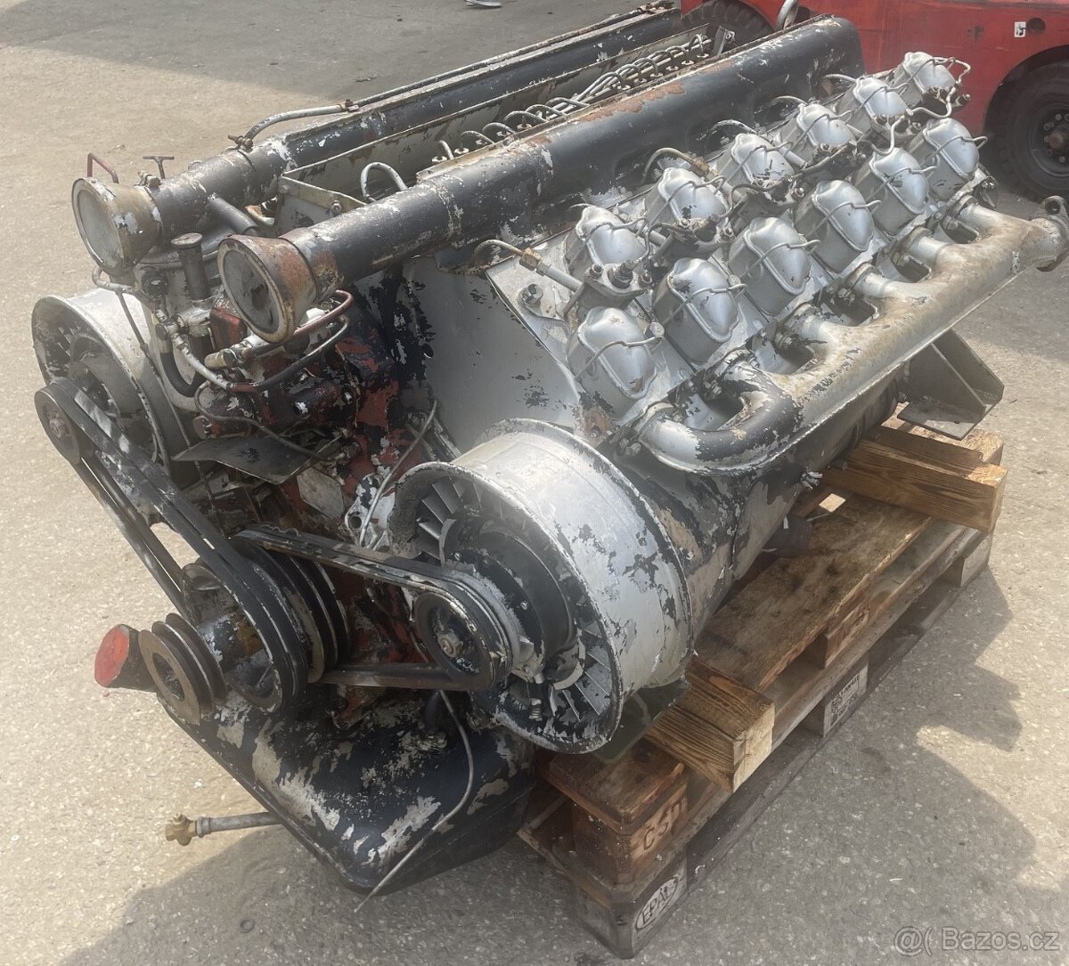 MOTOR TATRA 111 - 2