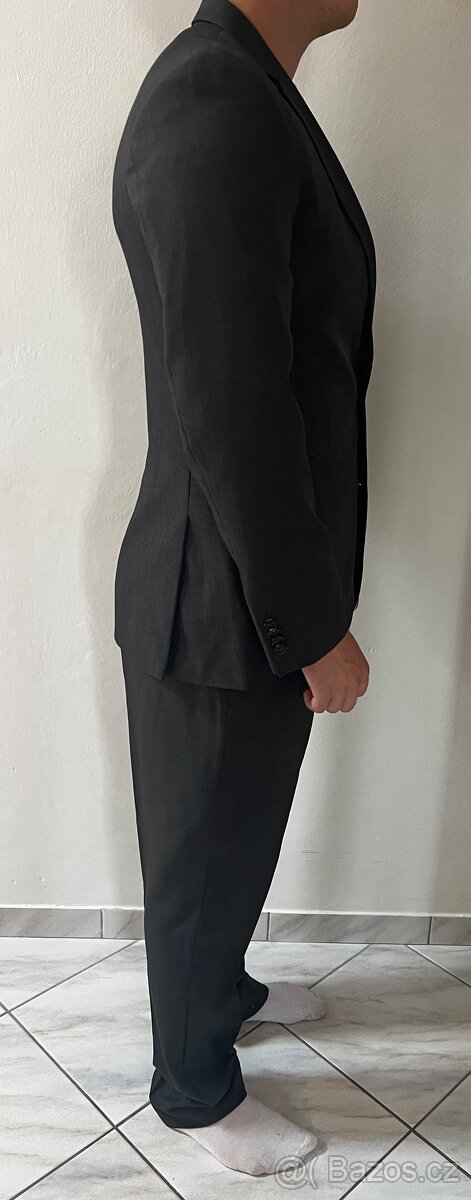 Zánovní panský oblek F&F. - 2