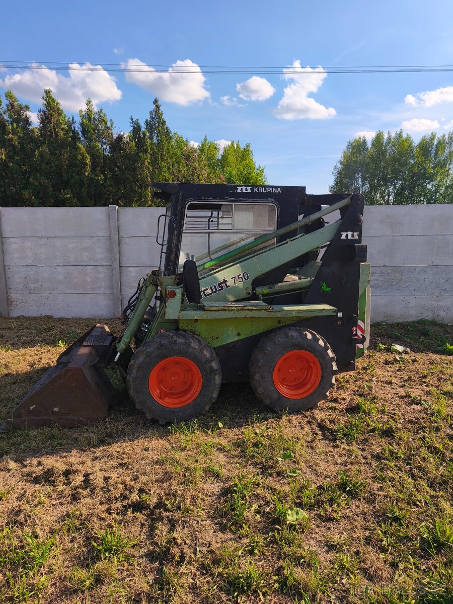 Locust 750 (unc) - 2