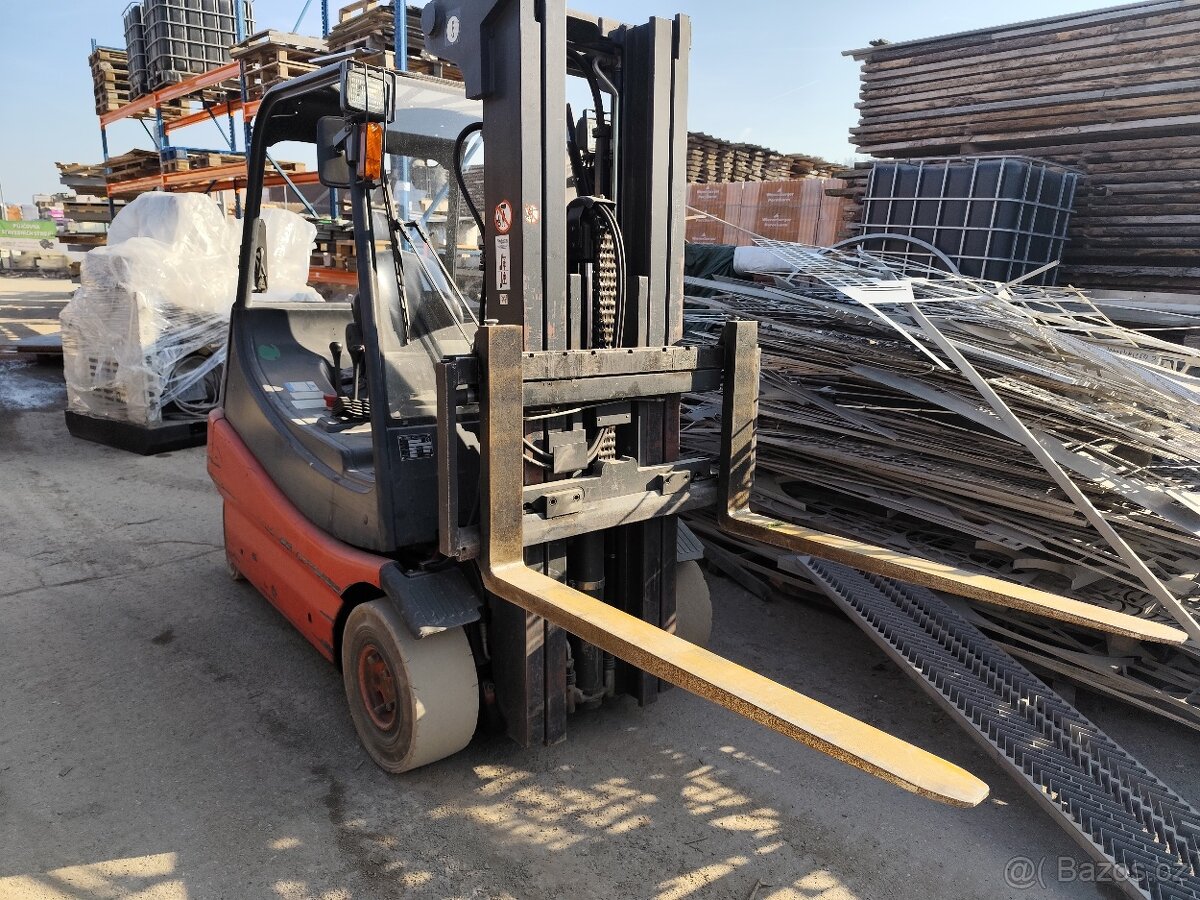 Linde E25 - 2