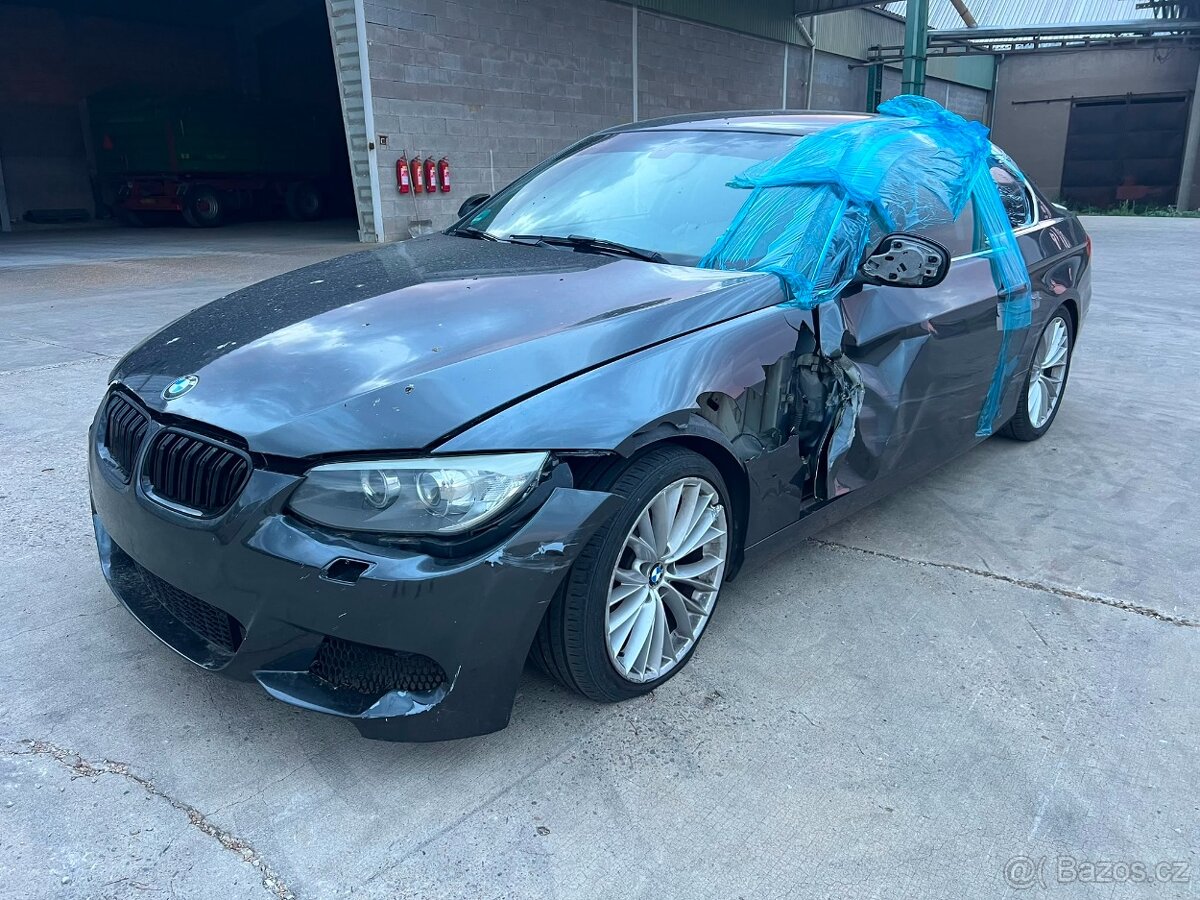 BMW e92 lci 325d 150kw EDITION manuál navi - 2