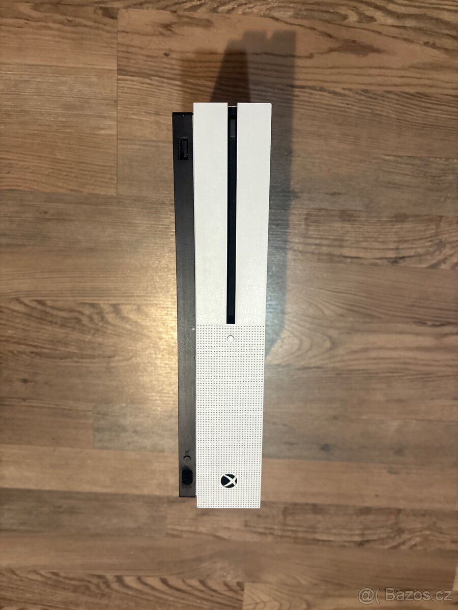 Prodám Xbox one s1 terabajt - 2