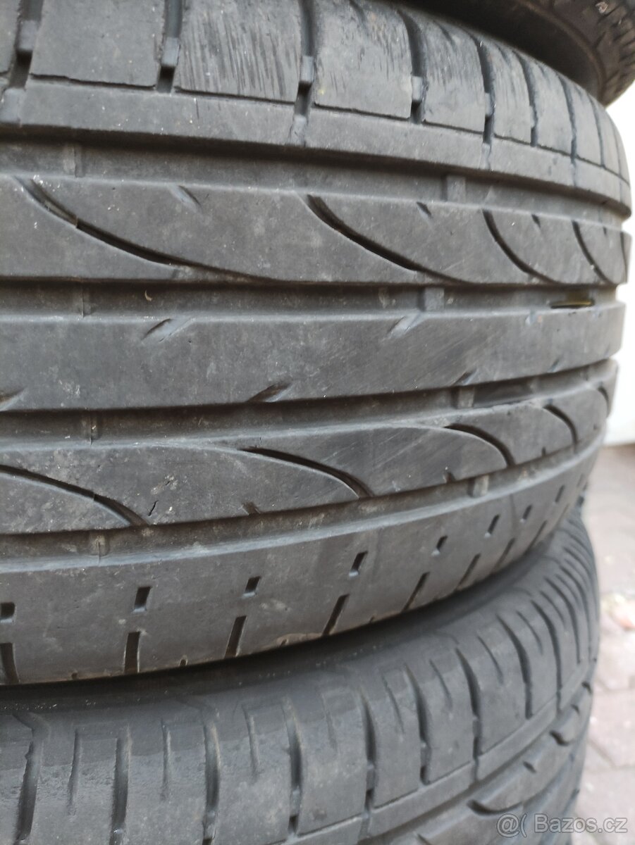 Letní pneu 235/55 R17 - 2