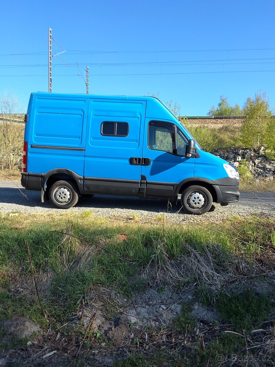 Obytný automobil IVECO DAILY. - 2