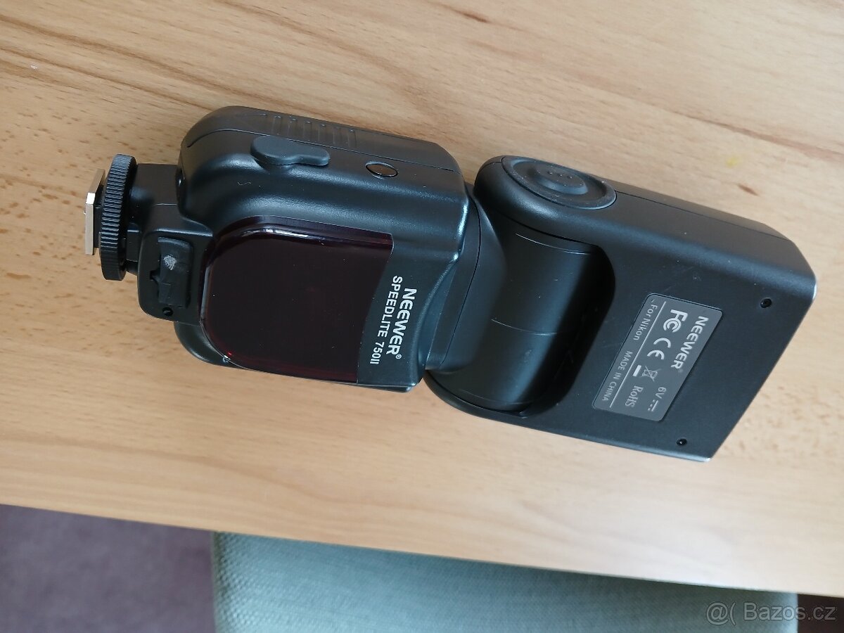 Neewer speedlite 750II - 2