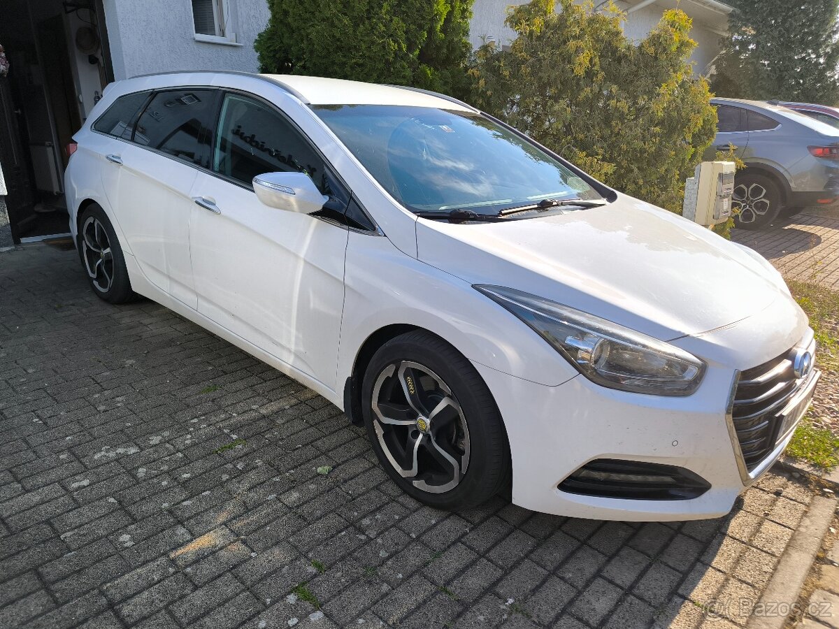 Hyundai i40 combi 1.7CRDi manuál 11/2016 - 2