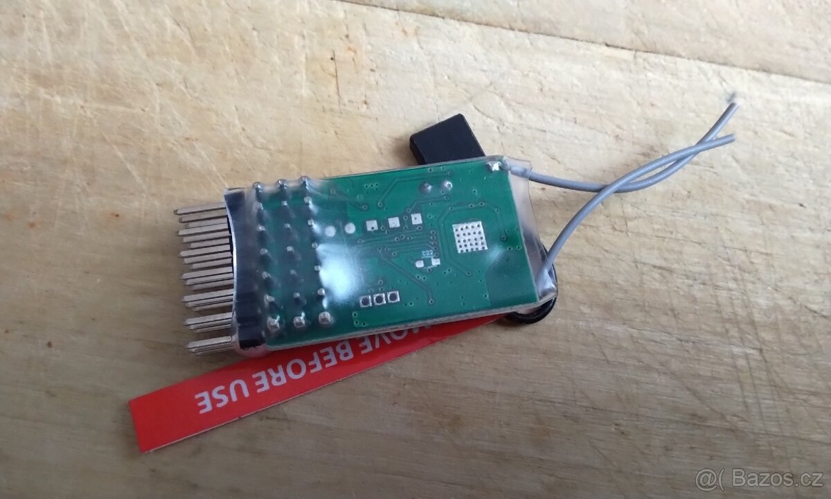 Přijímač AR6100e. - 2