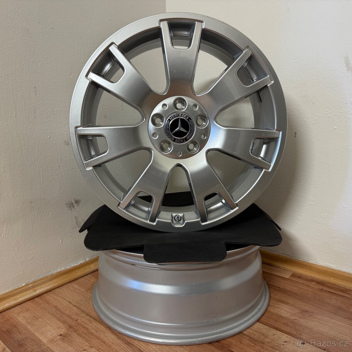 KRÁSNÁ MERCEDES GLK / C 5x112 R19 ET47 66,6mm+TPMS - 2