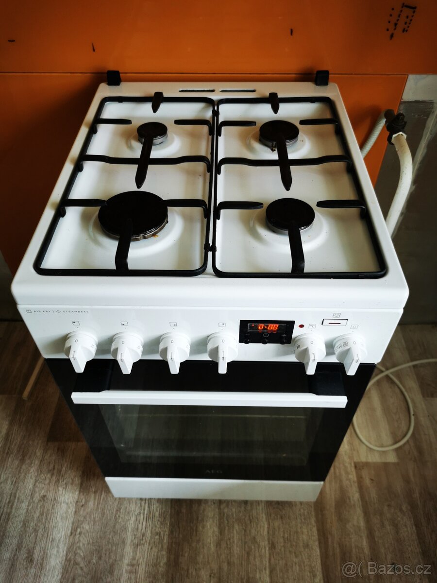 Plynový sporák AEG CKB56480BW s el. troubou - 2