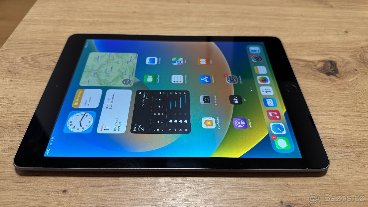 Apple iPad 5 32GB, příslušenství, 1800Kč - 2