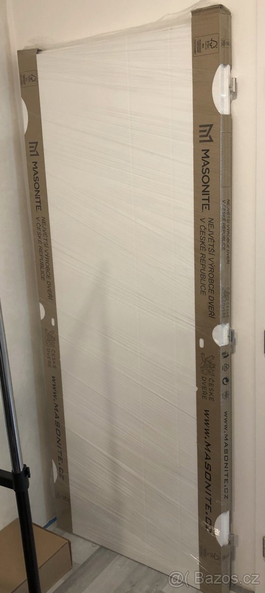 Bílé dveře 80L Masonite Bordeaux - 2