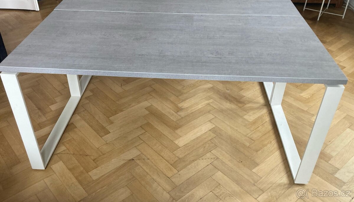 Kancelářský stůl - 2