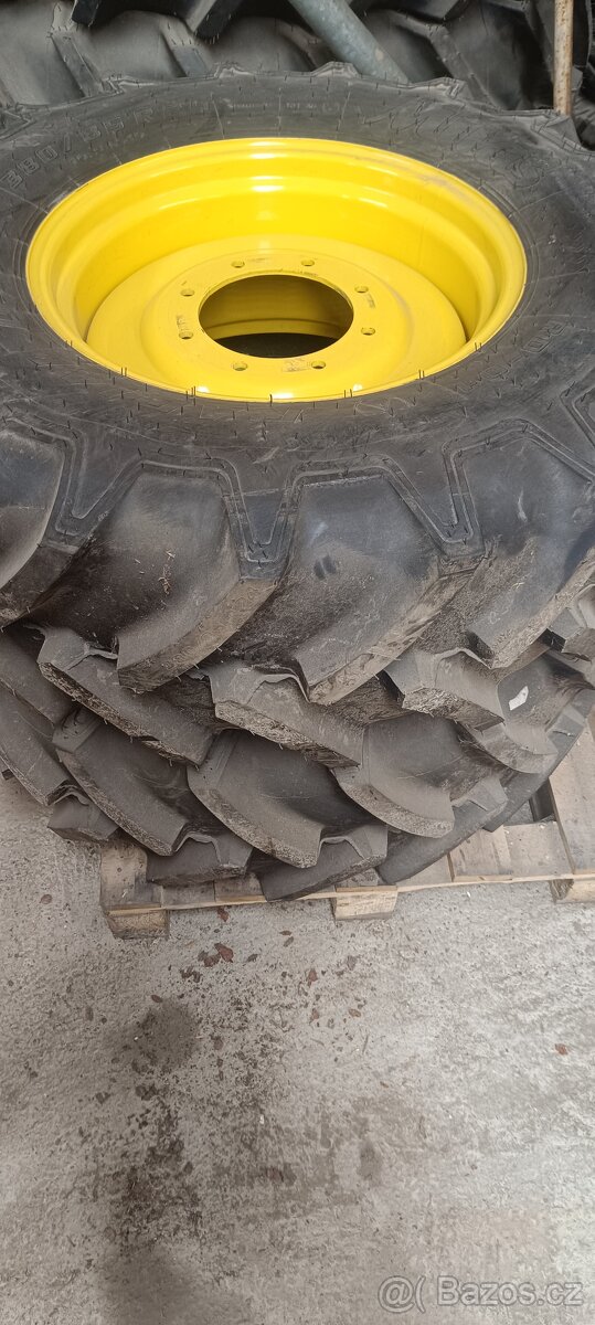 John Deere nová sada kol - 2