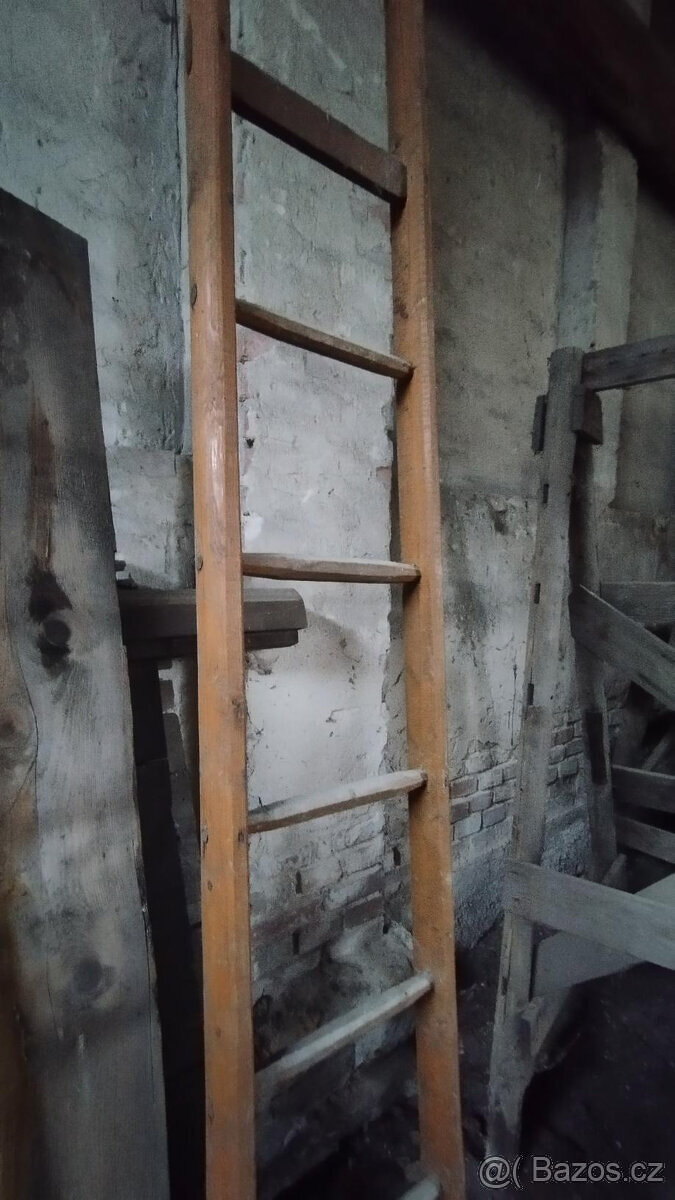 Masivní dřevěný žebřík - 8m - 2