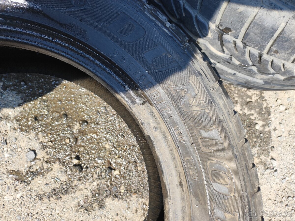 Pneu Dunlop SP sport 01 235/55r17 - 2