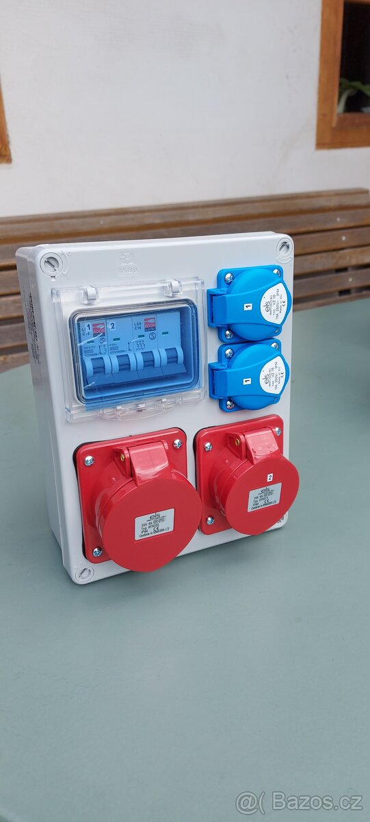 JIŠTĚNÝ STAVEBNÍ ROZVADĚČ - 2