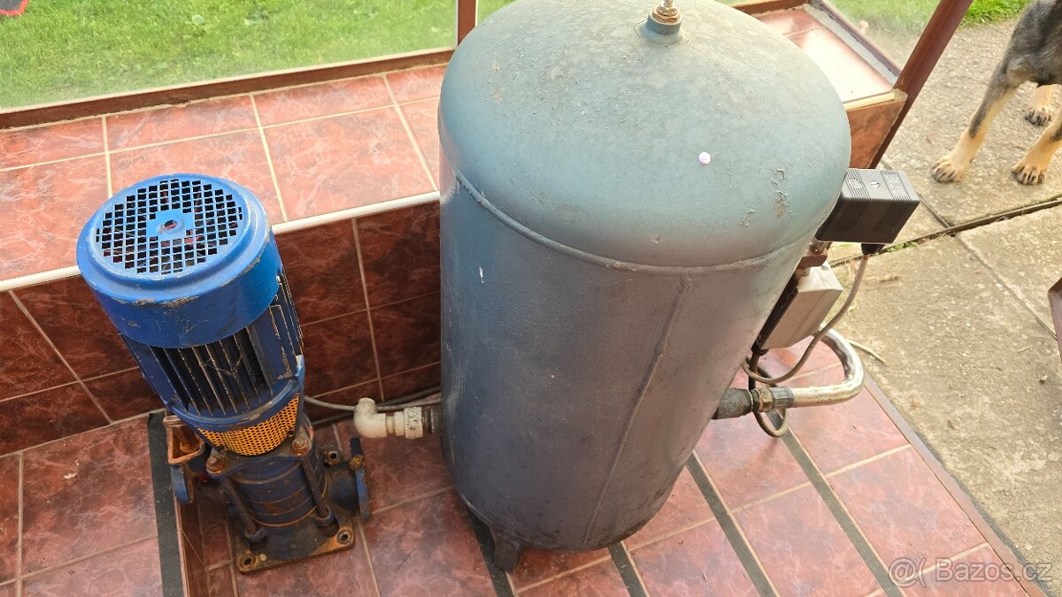 Čerpadlo, motor, nádrž - funkční - 2