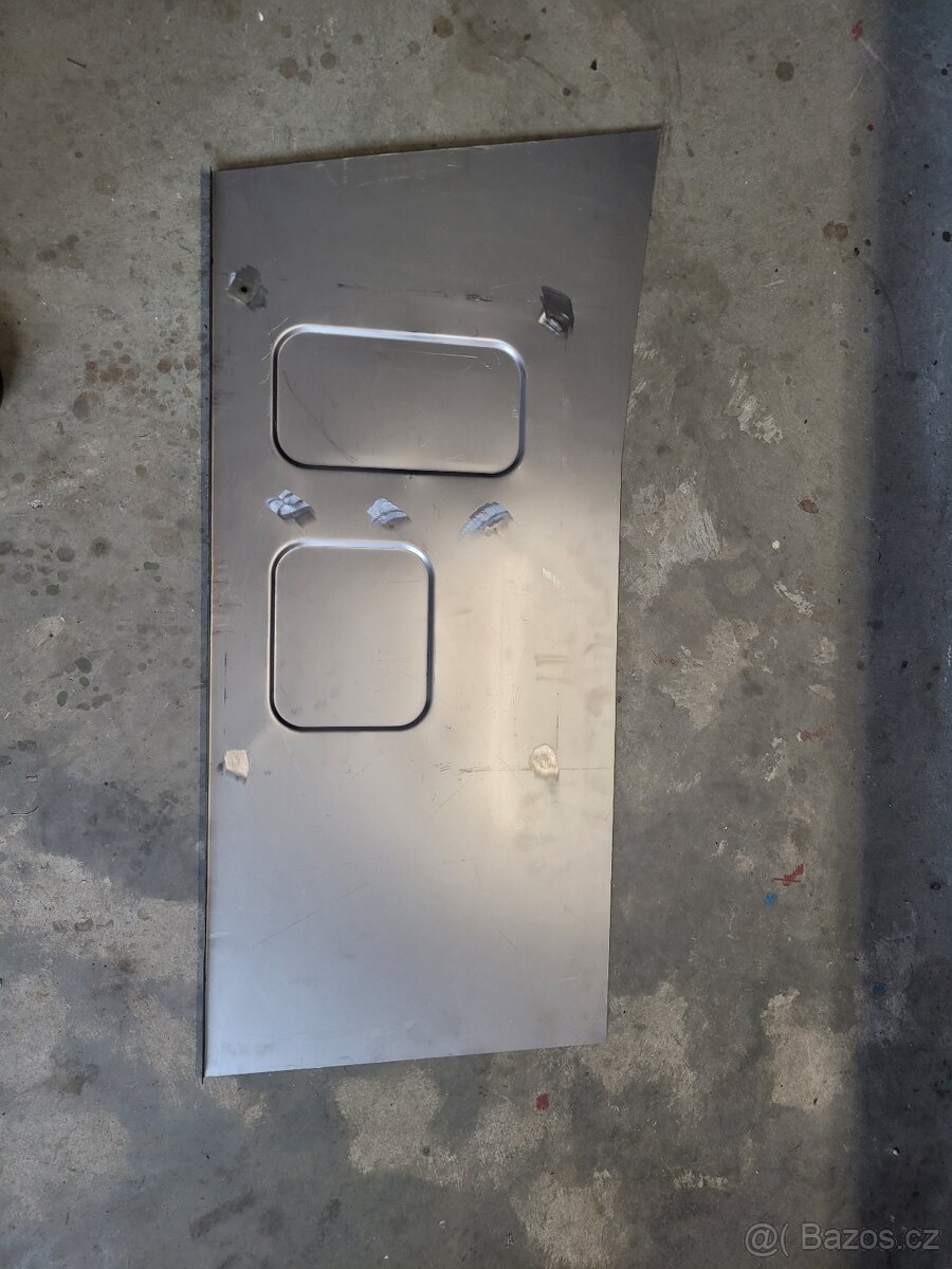 Tatra 148 čelo schodu - 2