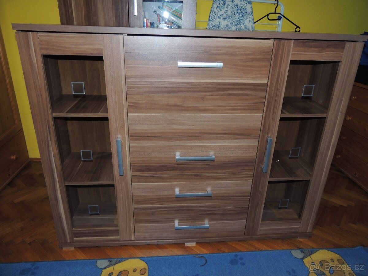 Prodám komplet nábytku - 2