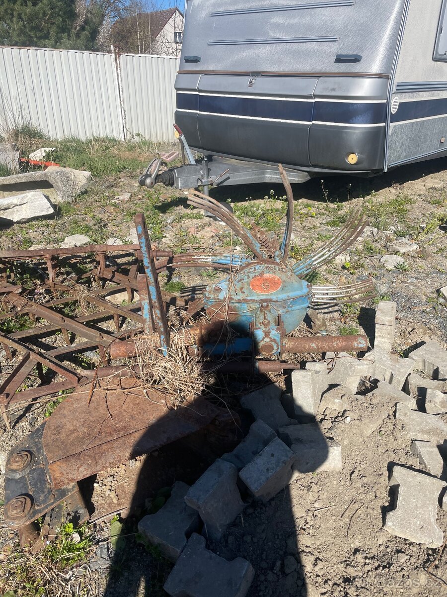 Nesený vyoravač brambor - 2